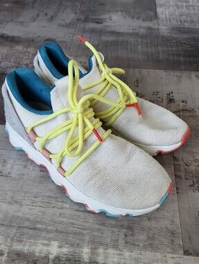 Sorel kinetic lace sneaker women size 8 Cream Yellow Athletic Slip On Sock Style